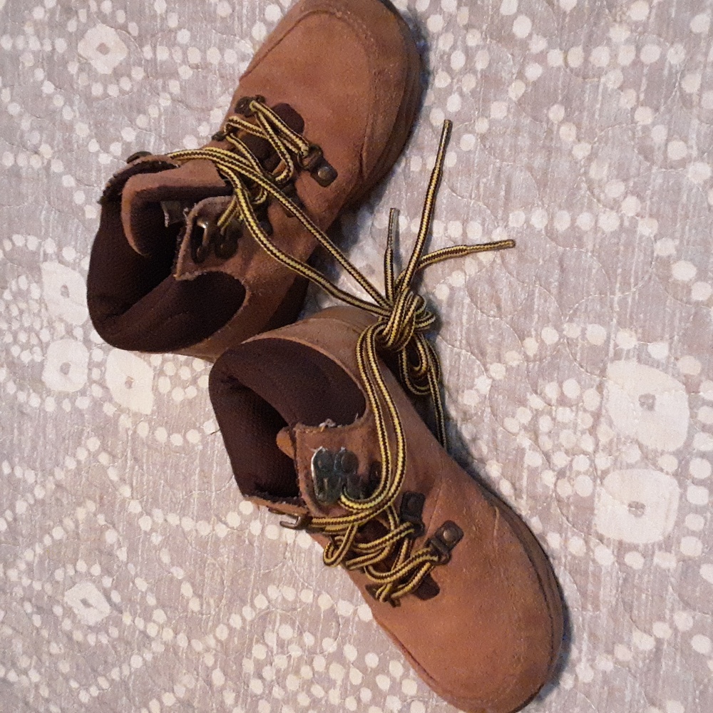 Toddler boys Carter hiking boots size 10M